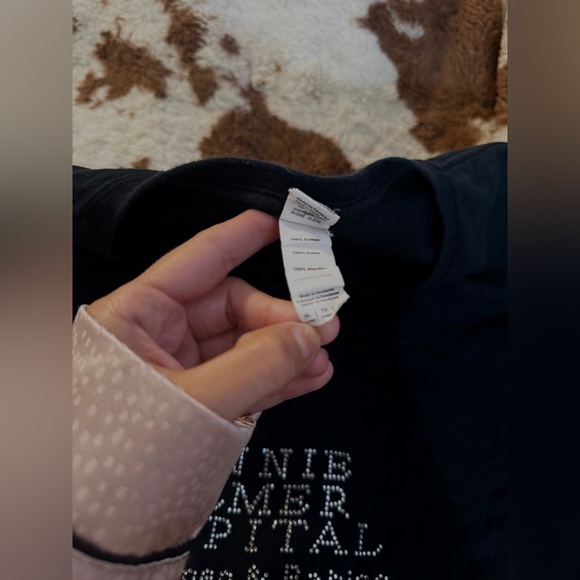 Winnie Palmer Hospital Black Tee with Rhinestones Womens Size XL - Picture 4 of 4